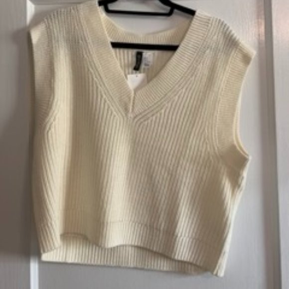 H&M Sweaters Hm Cream Sweater Vest Poshmark